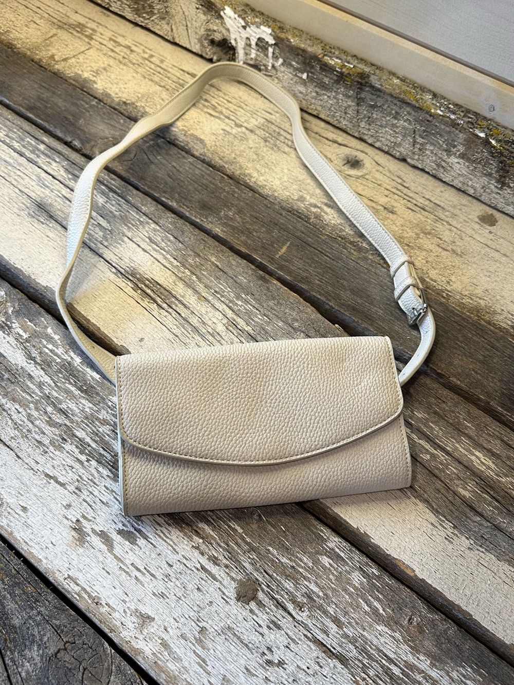 Gry Mattr | Vegan Leather Crossbody Bag